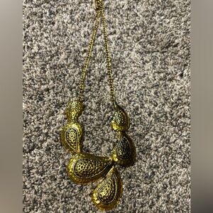 Vintage Elegant Gold Statement Necklace